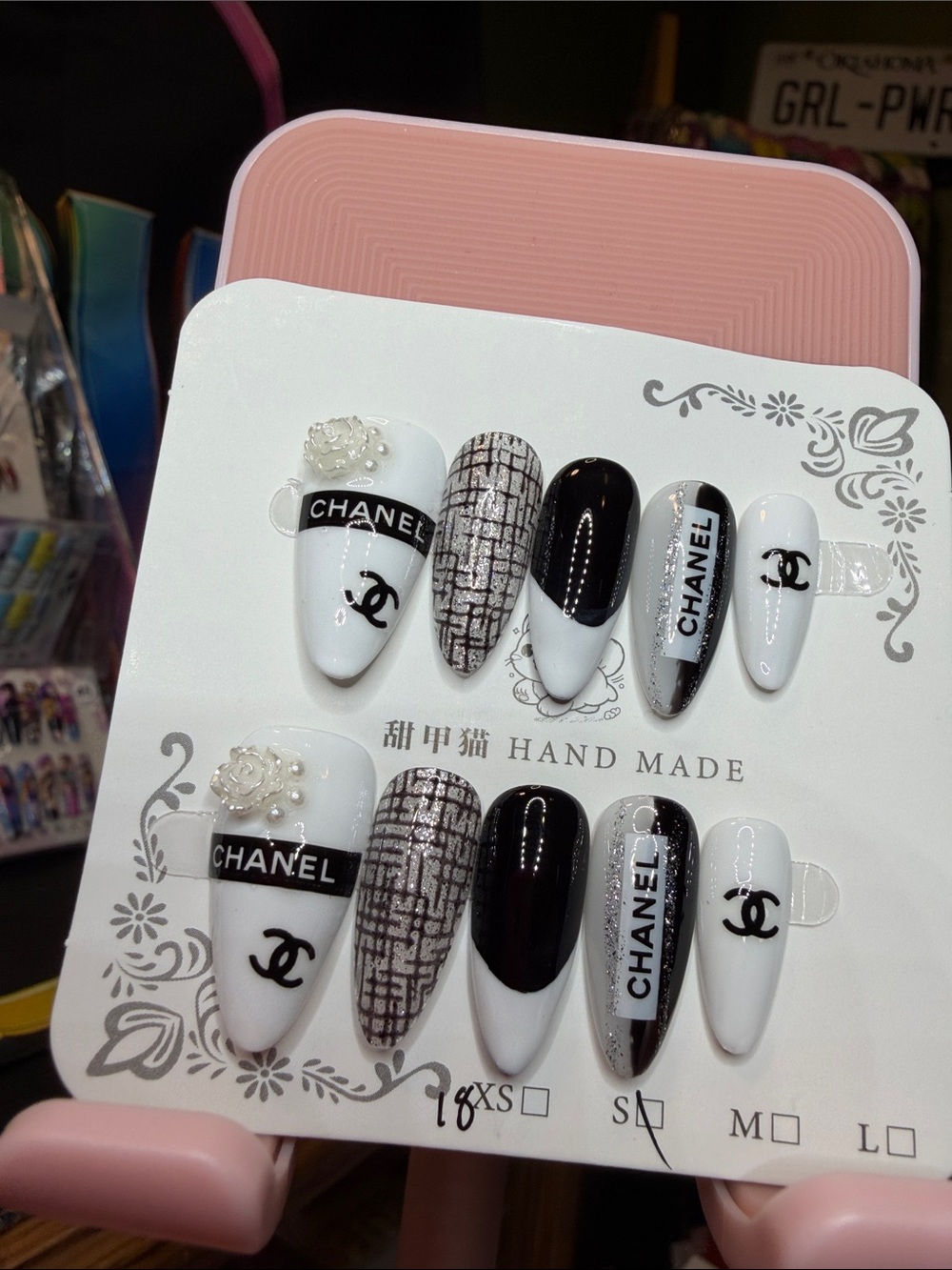 CHANEL Black and White Logo Accent Press-On Nails - Picture 2 of 4